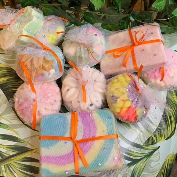 Hand Crafted Artisan Guest Soaps in Various Shapes, Colors and Scents - 1 bar - Picture 3 of 4